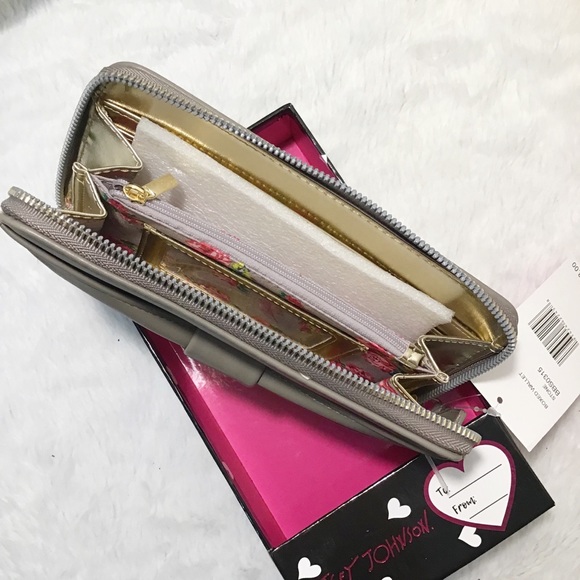 Betsey Johnson Bow Wallet - Picture 3 of 3